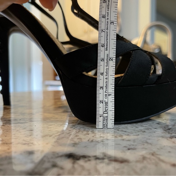 Gianni Bini embellished heels - Picture 4 of 10